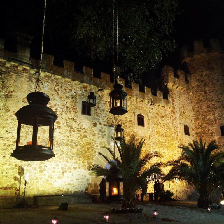Casa Rural Castillo De Касерес Экстерьер фото