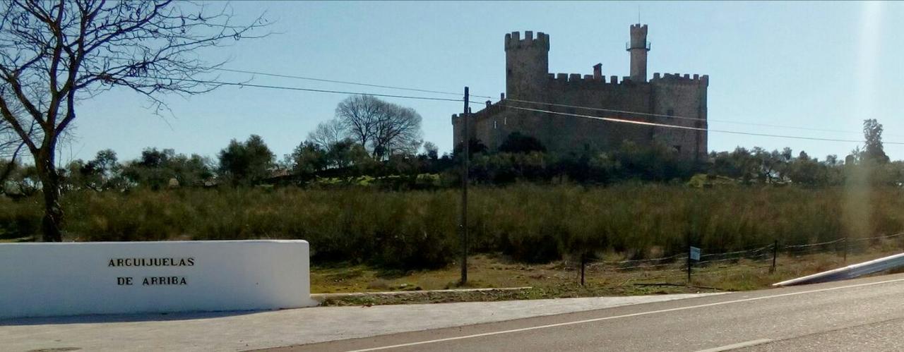 Casa Rural Castillo De Касерес Экстерьер фото